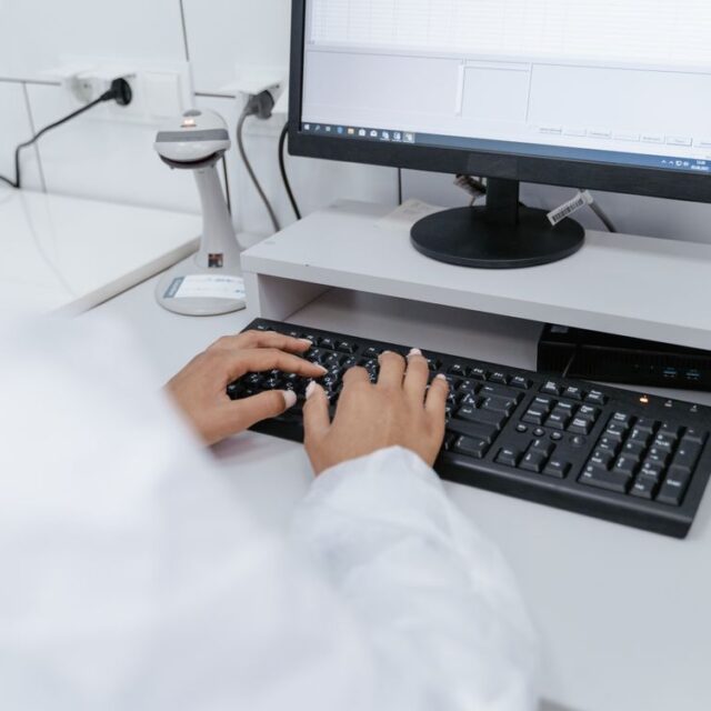 z score e z’ score nei proficiency test: formule, differenze e interpretazione secondo ISO 13528